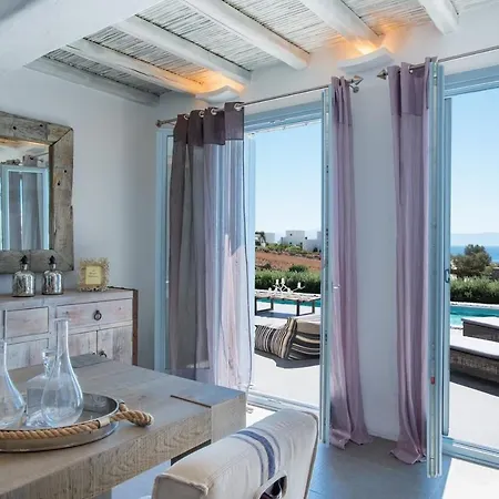 Paros Sleeps 13 Pool Air Con Wifi *